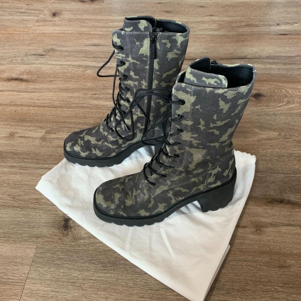 What For chunky camo zip up boots w/ 3 inch heel - size 8.5/9 womens